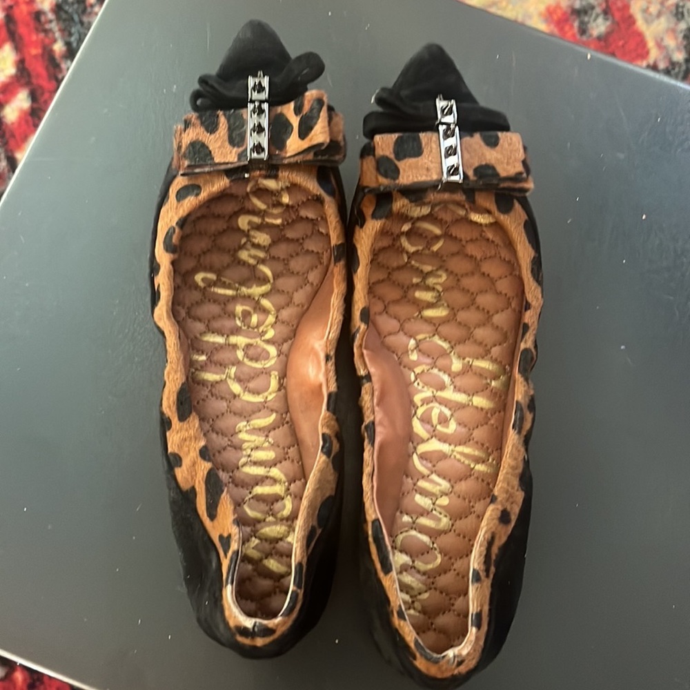 Sam Edelman black/brown flats with spike design pointed toe.
